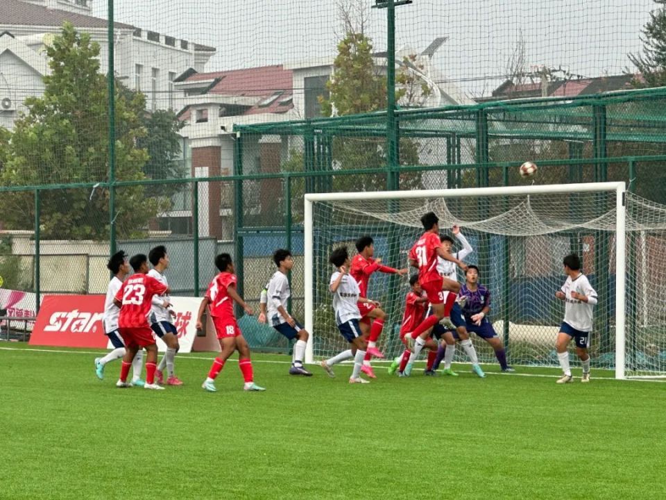 包含海南海口垒根足球队放手一搏，迎来激动战况的词条