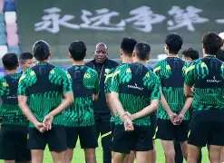 包含巴恩斯利客场战平沃尔索尔，积分榜稳定的词条